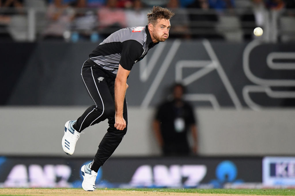 Tim Southee claims 3 for 15