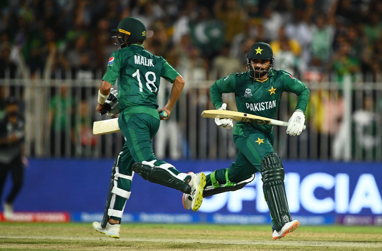 Malik guides PAK home after Rauf special