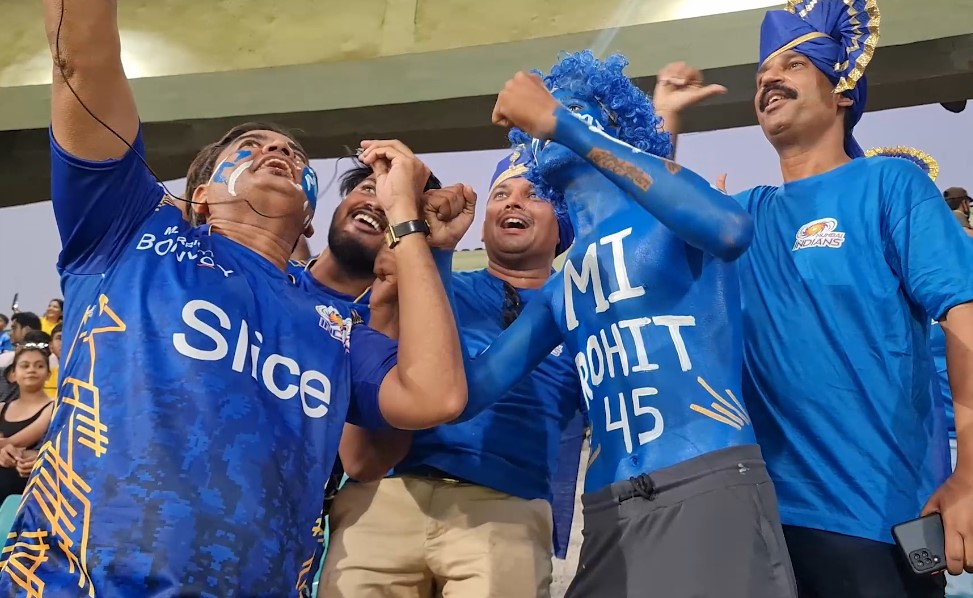 Paltan shower their love for MI vs CSK