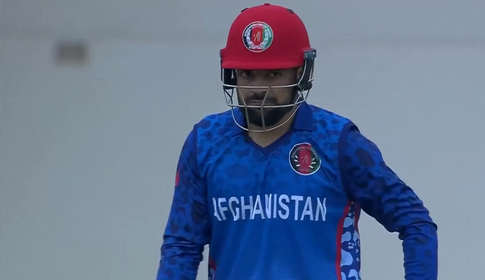 4 Fours, 2 Sixes! Rashid Khan's quickfire 39*