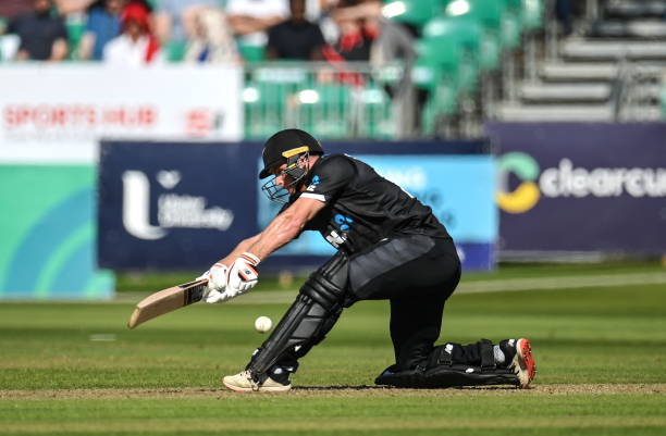 Quick Wrists! Glenn Phillips returns with 42-run blitz