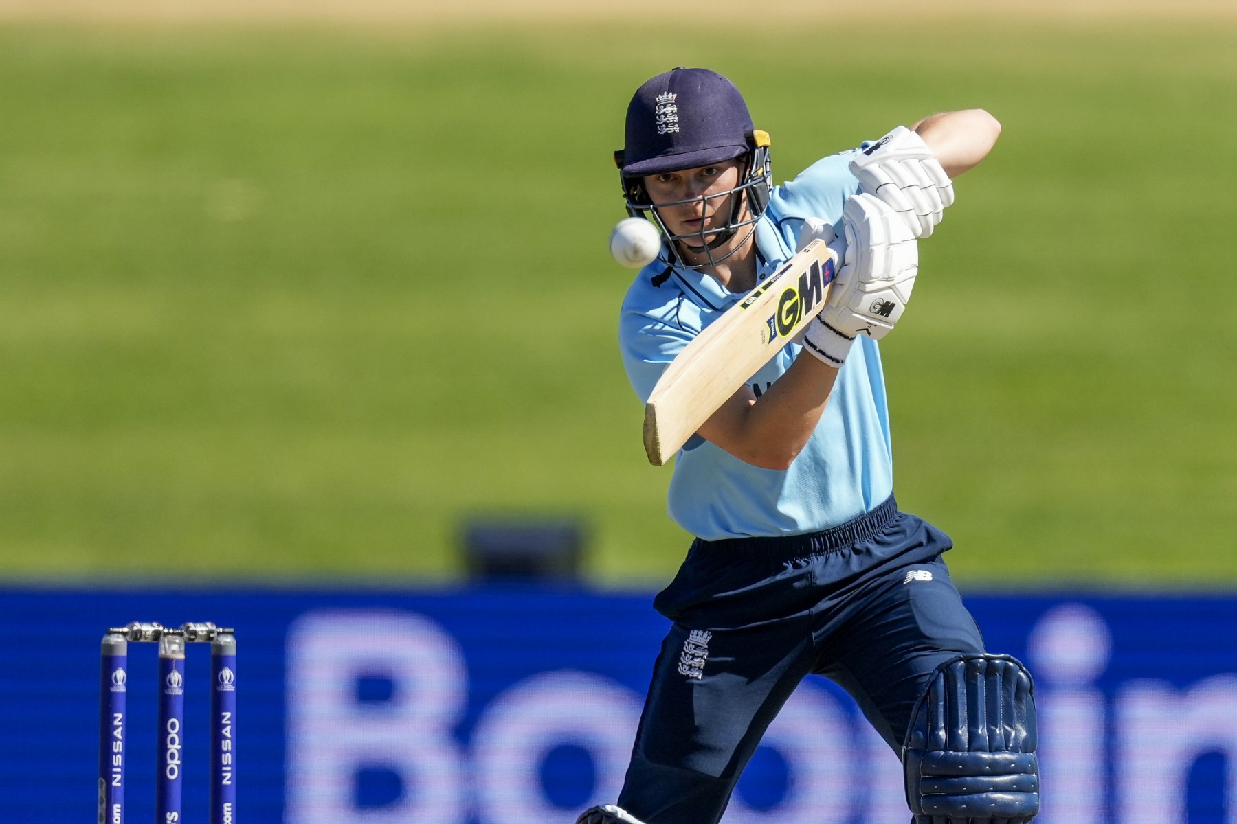 Amy Jones' classy 70 shores up for ENG