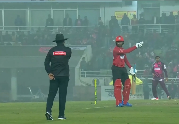 Furious Shakib has a go at the umpire