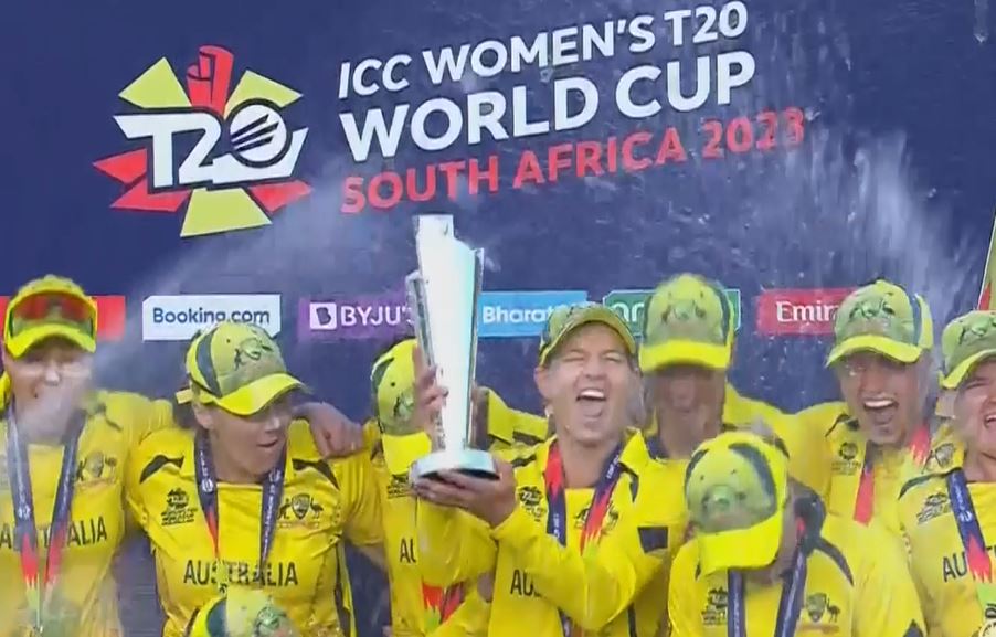 AUS beat SA by 19 runs to win their sixth Women's T20 WC