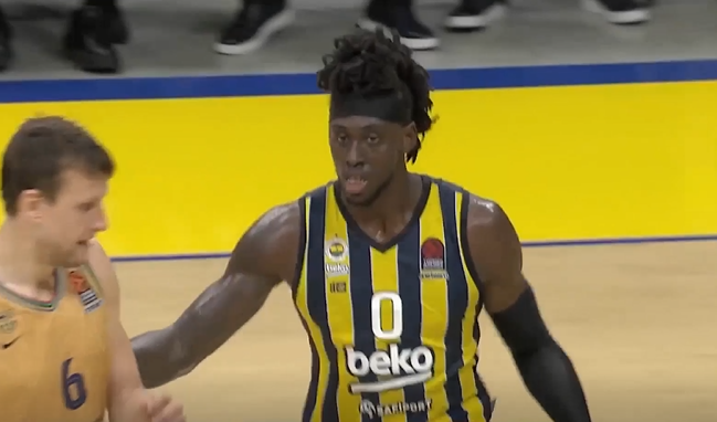 Fenerbache fight hard to beat Barcelona 81-73