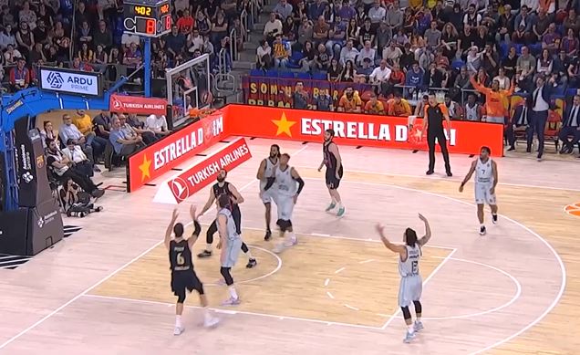 Dominant Barcelona upset Valencia Basket 85-71