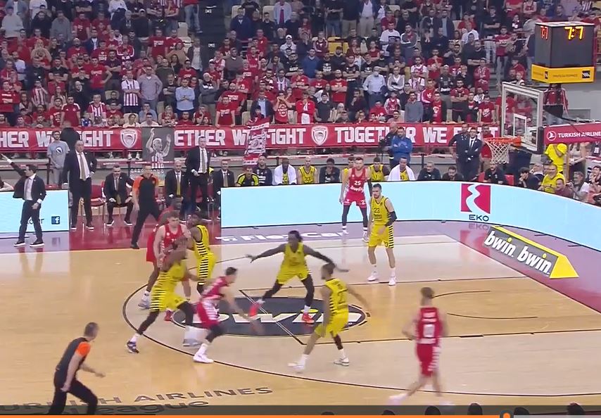 Olympiacos beat Fenerbahce 82-78 in a nail-biting clash