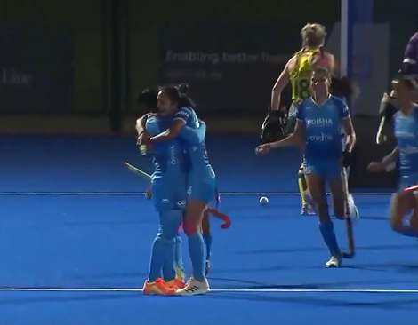 poster url for India show nerves of steel to draw against Australia 1-1