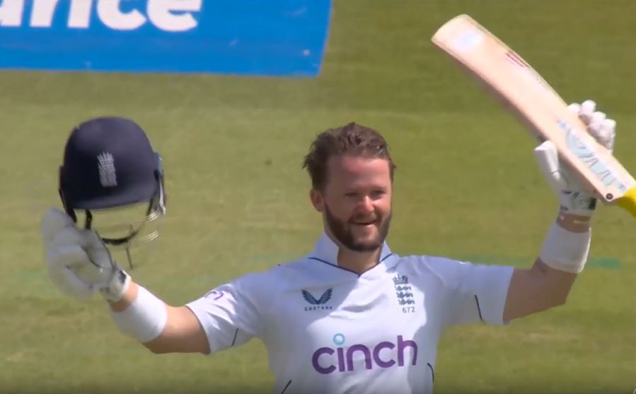 24 Fours! Ben Duckett dazzles with classy 182