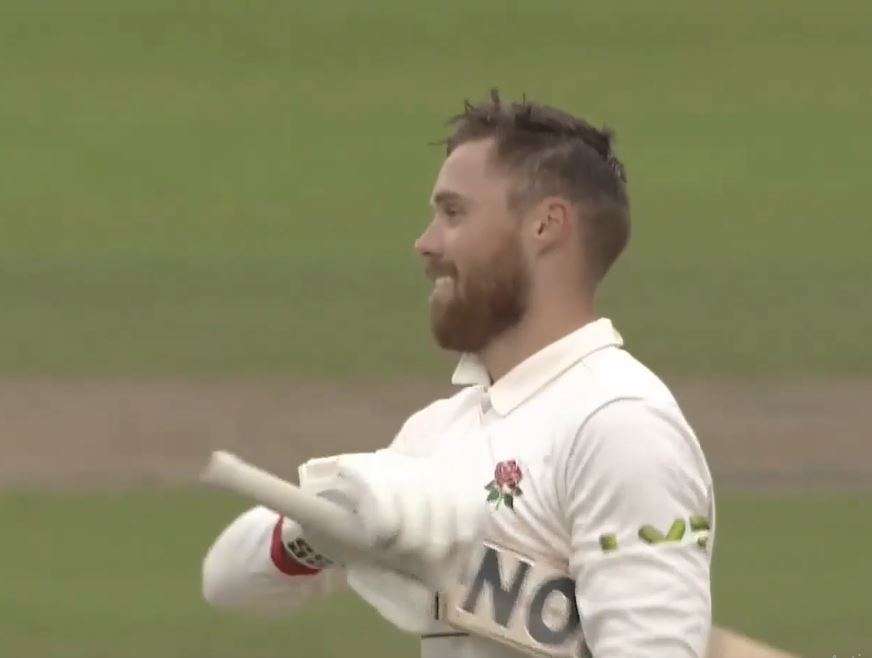 Philip Salt's elegant 105 keeps Lancashire on track