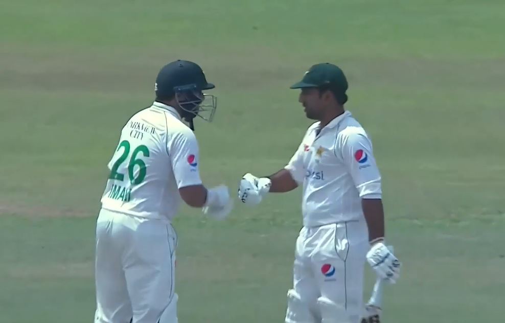 Pakistan waltz past feeble Sri Lanka by 4 wickets