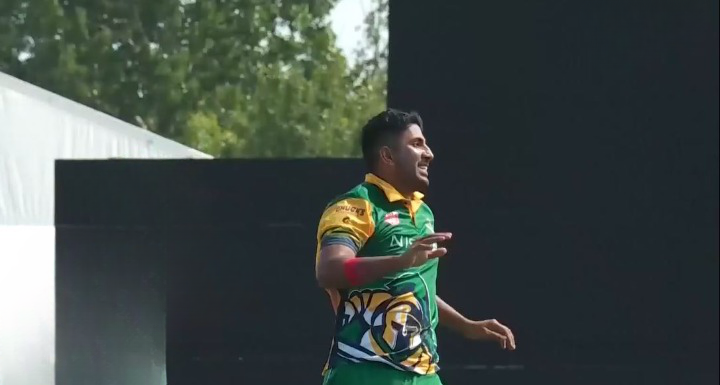 4 for 22! Sharp Junaid Siddique slows down Montreal