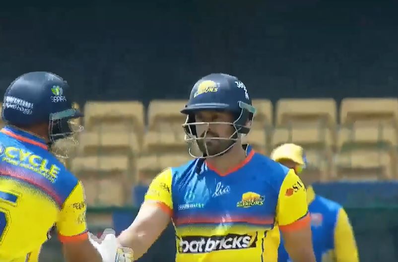 9 Fours! Karun Nair injects momentum with 39-ball 77