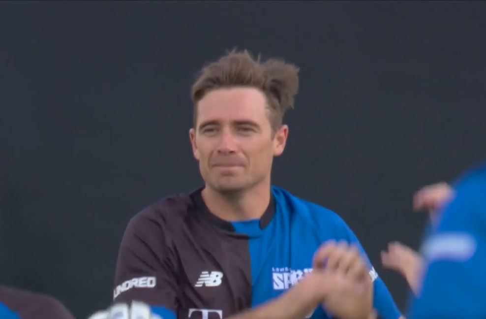 Tim Southee quells Birmingham Phoenix with 3/23