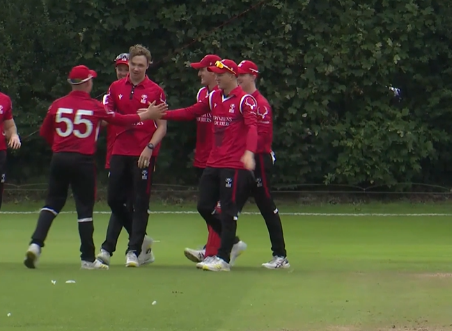 Munster Reds thump Leinster Lightning by 7 wickets