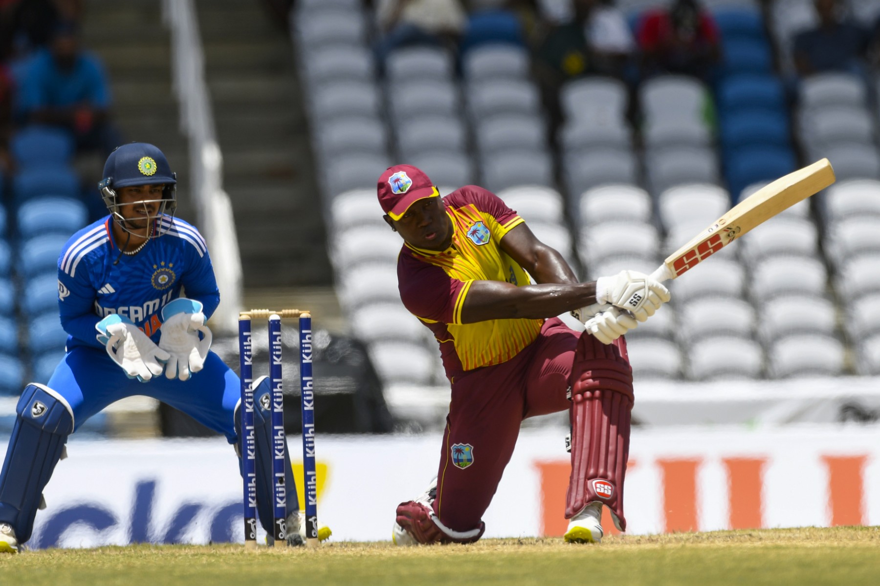 48 off 32! Powell plays a skipper's knock