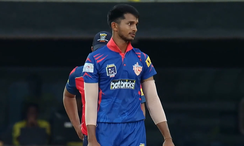 3-fer! Pinninti Tejaswi casts spell for Godavari's low total