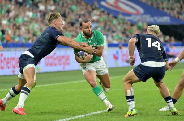 Buoyant Ireland floor Scotland by 22 points