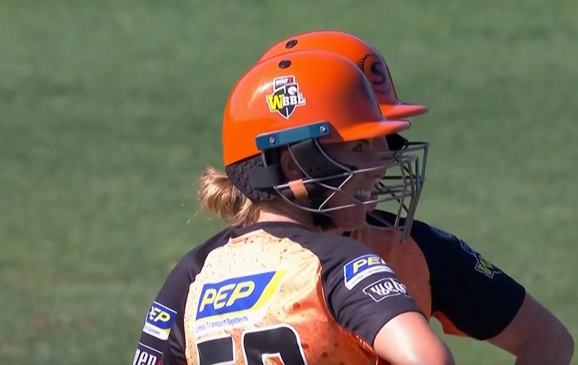 60 off 30! Beth Mooney's early aggression