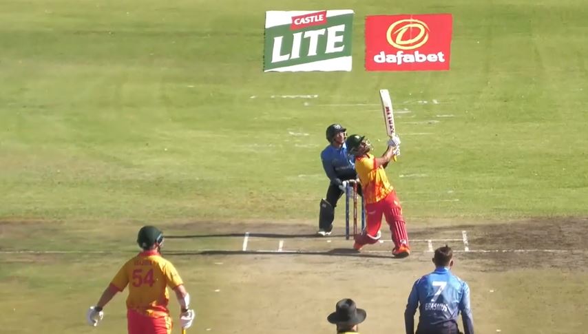 82* off 35! Sikandar Raza leads ZIM's chase