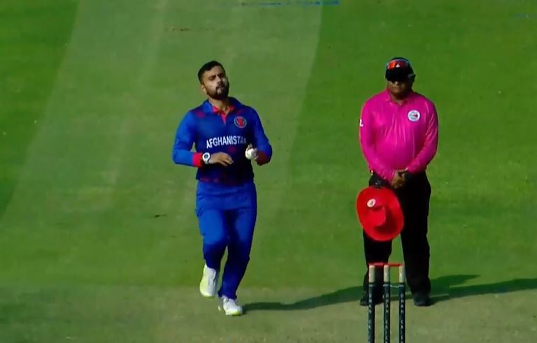 3-fer! Zahir Khan restricts Oman to 152