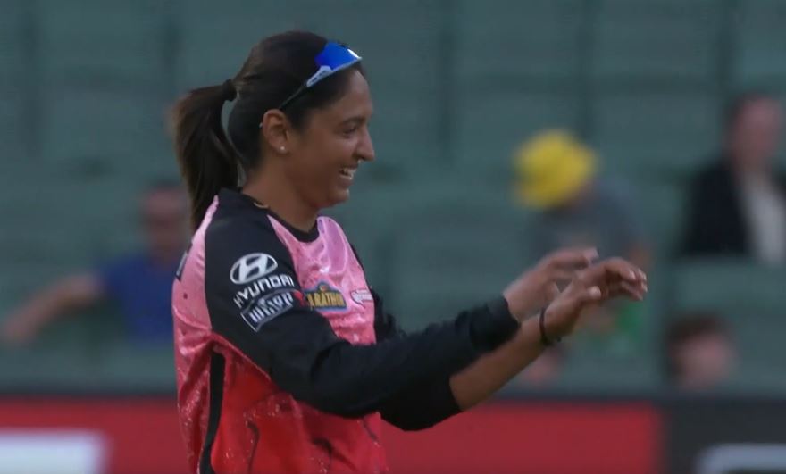 2 for 13! Harmanpreet Kaur sizzles with economical spell