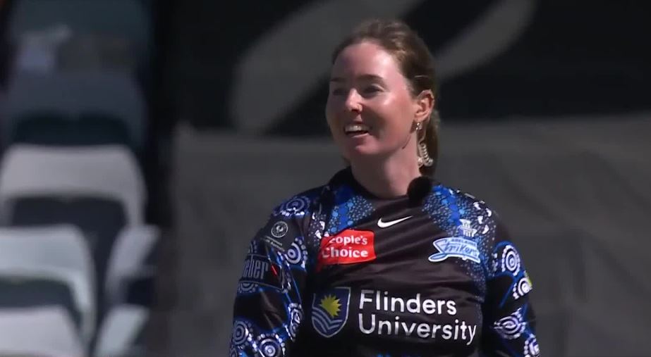 3-fer! Amanda-Jade Wellington spellbounds Perth Scorchers