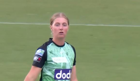 5-fer! Sophie Day wreaks havoc on Sydney Sixers