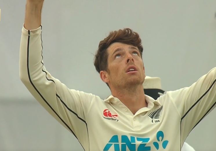 3-fer! Mitchell Santner sketches Bangladesh a trap