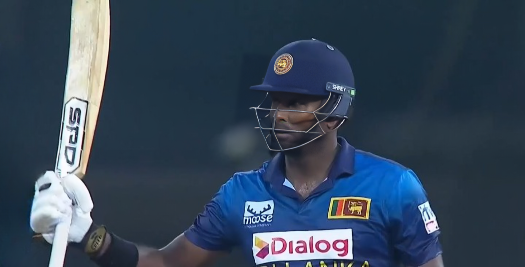 Angelo Mathews's elegant 66* keeps Sri Lanka on track