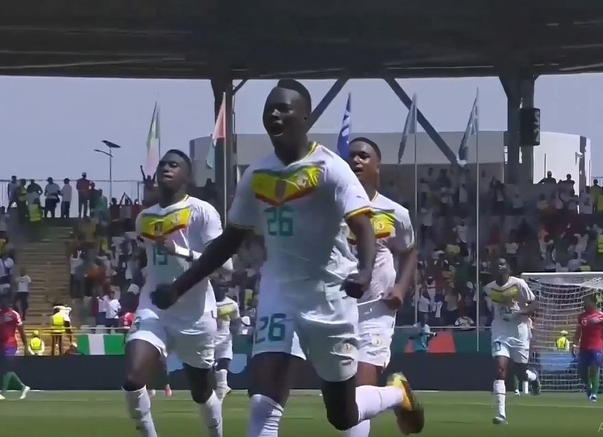 Relentless Senegal dominate Gambia 3-0
