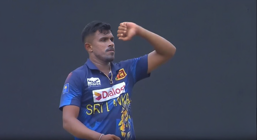 4 for 31! Terrific Theekshana runs the show for SL