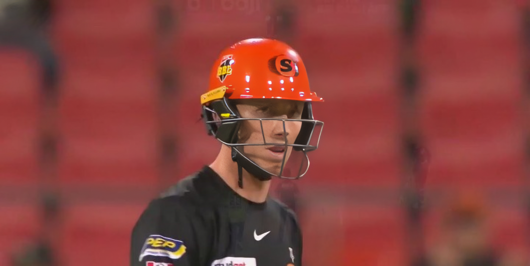 Zak Crawley steadies the ship for Scorchers with valiant 58