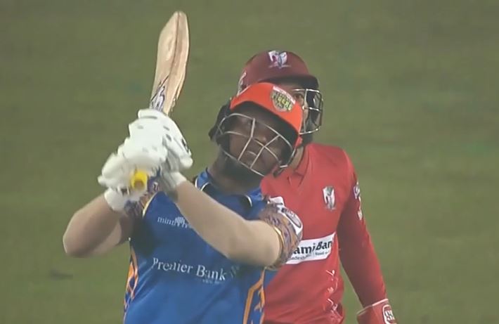 53 off 22! Evin Lewis goes on a rampage