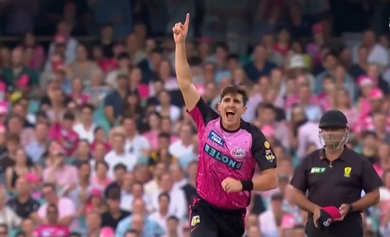 Sean Abbott sizzles with 4-fer