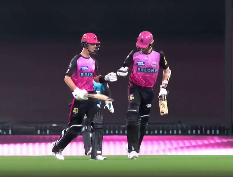 Last Ball Thriller! Sydney Sixers beat Adelaide Strikers by 1 run