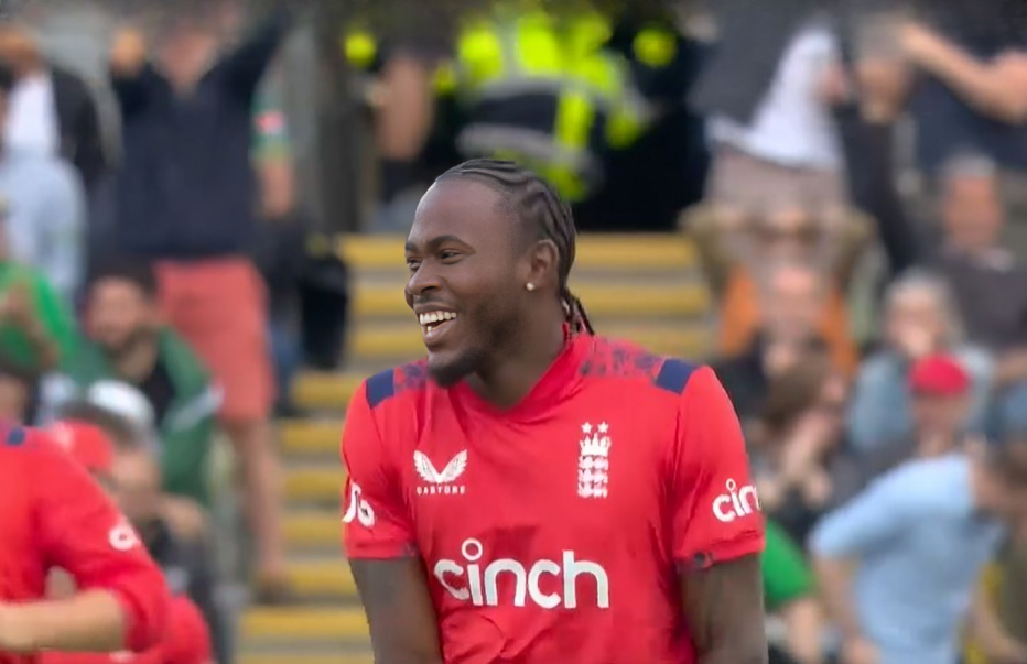 2nd T20I: Jofra Archer's 2 for 28