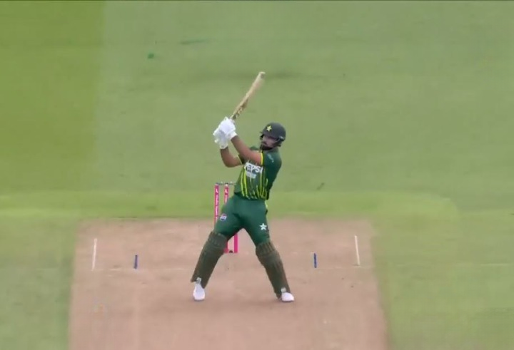 2nd T20I, Pakistan Innings: All fours